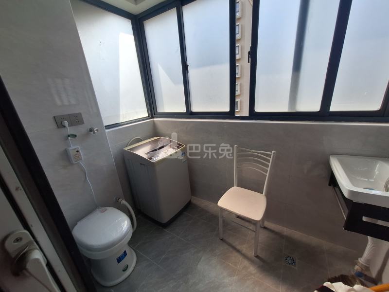 翔瑞新苑东区（鹤槎路182弄）14829904卫生间图8