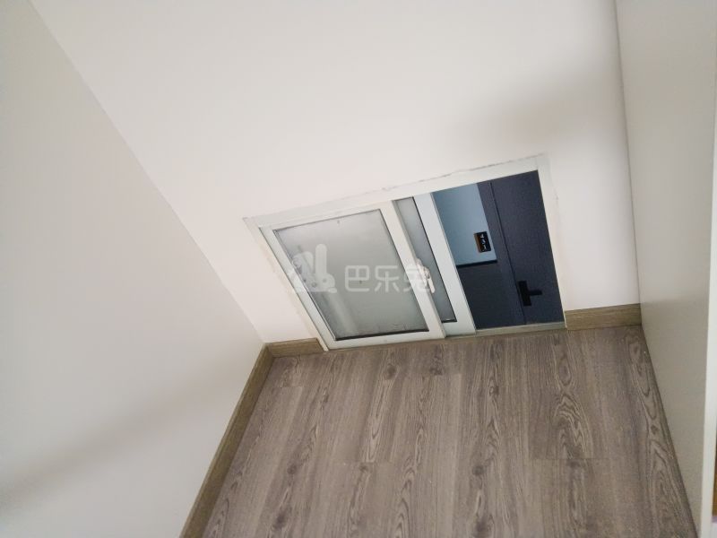 云桥路796号A栋14832934卧室窗户图7