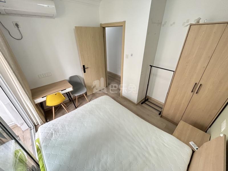 金海华城康平佳苑14843819客厅图3