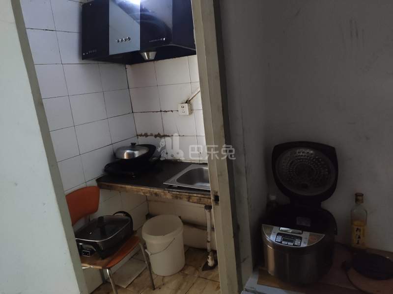 华泾绿苑9130027厨房图5