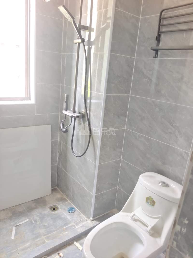 鹿祥雅苑14899492卫生间图7