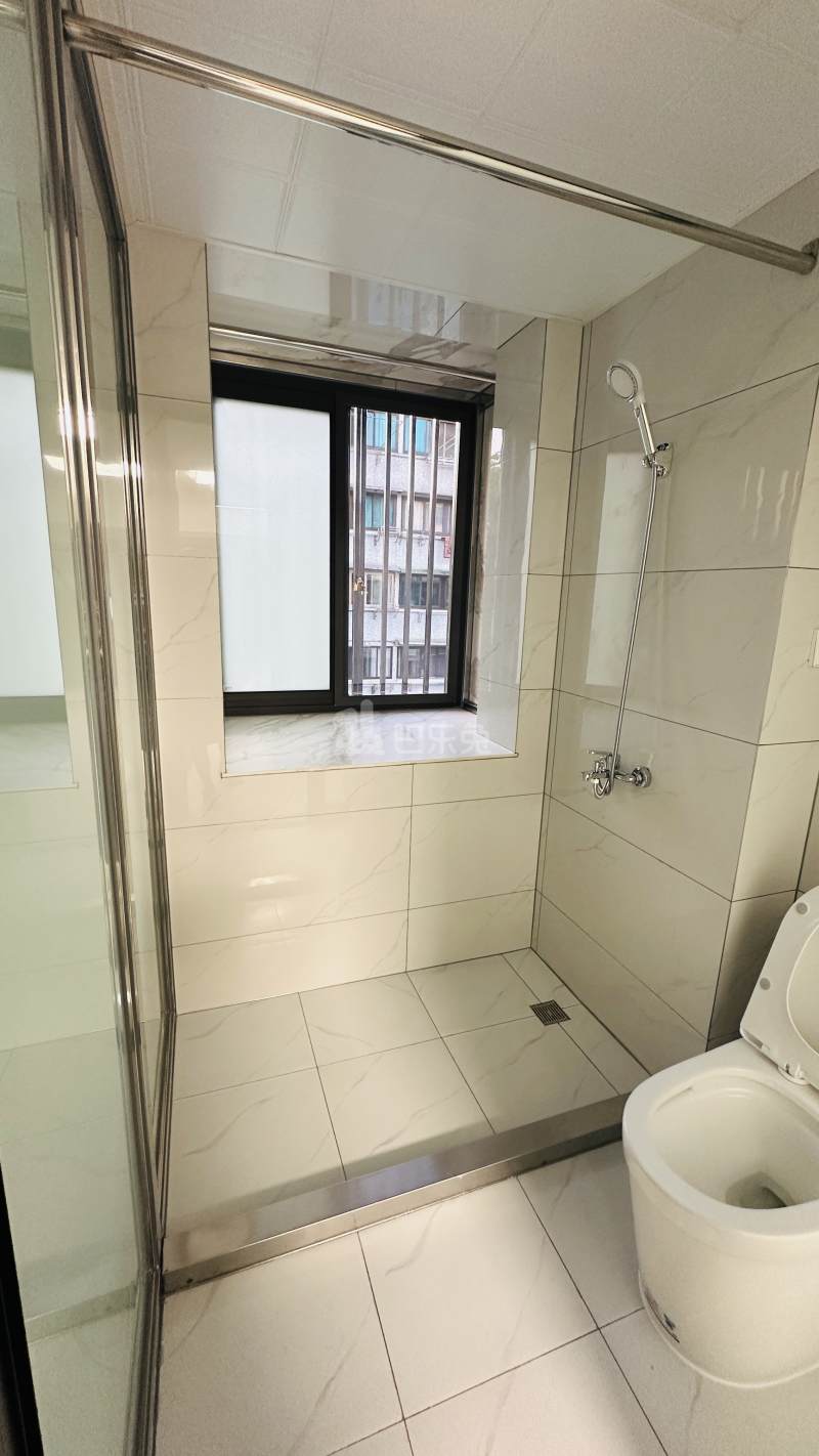 新泾苑14928630卫生间图0