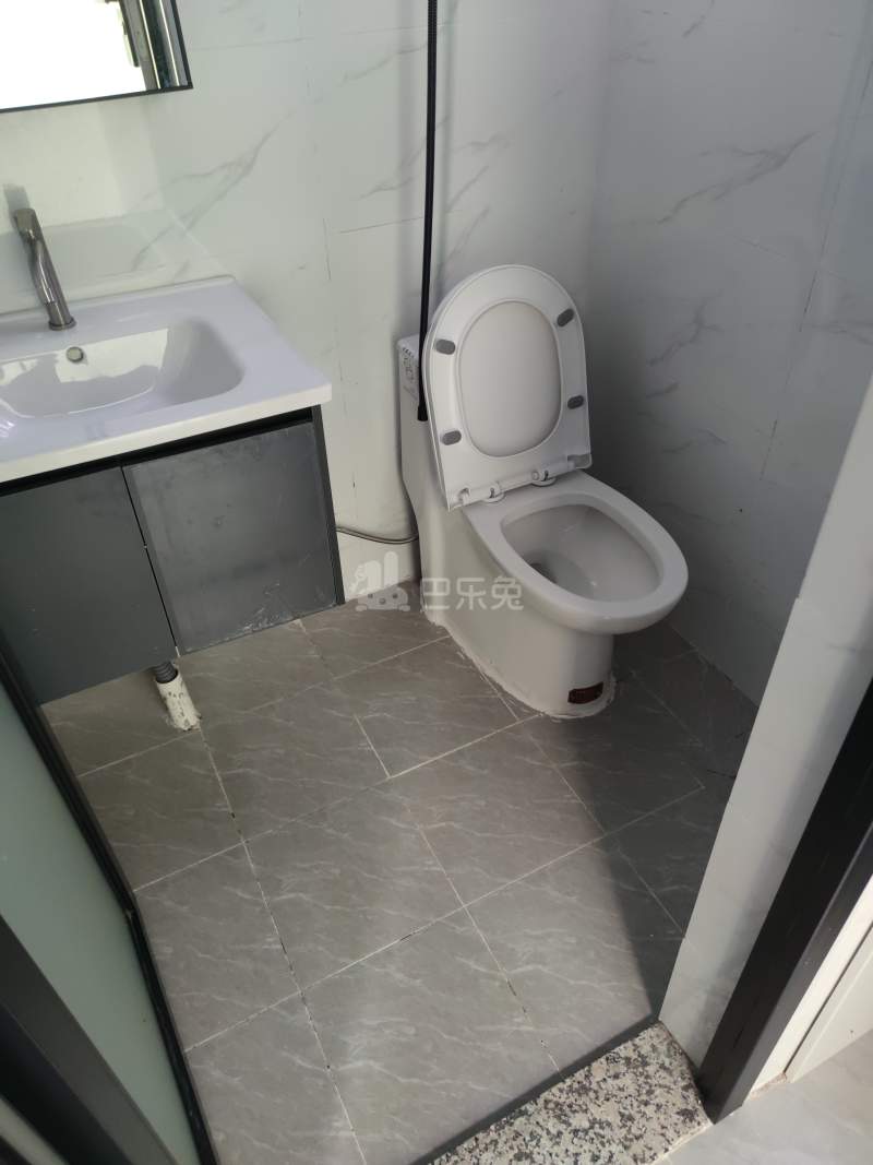 东滨路4084号14964435卫生间图4