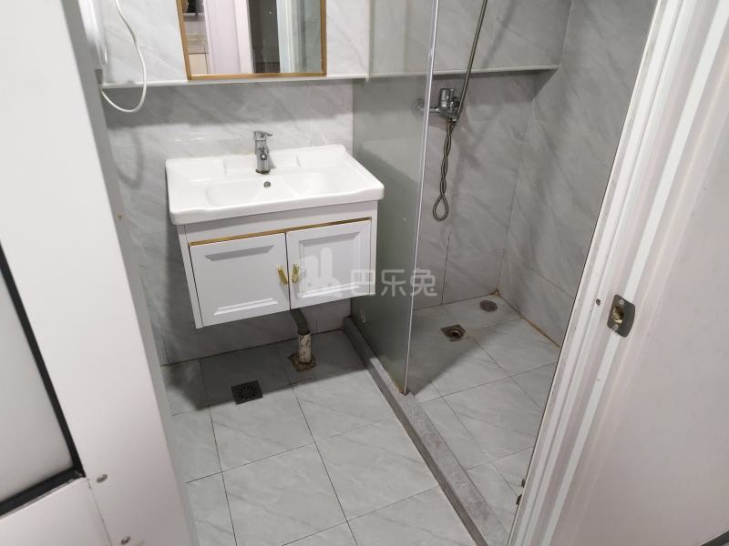 绿地卡米（嘉域生活中心）14992682卫生间图6