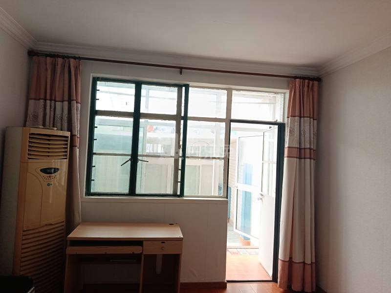 殷高路150弄小区1501177卧室窗户图7