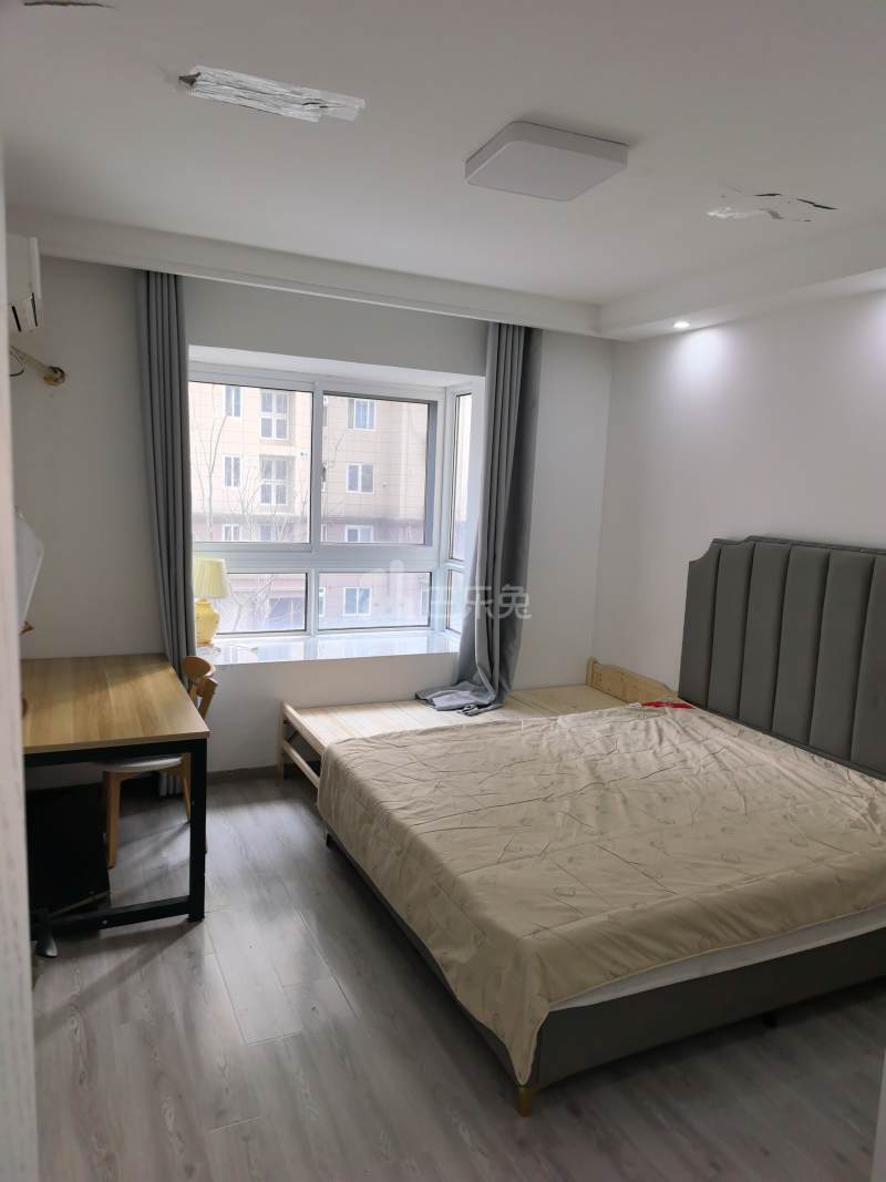 胡欣苑15072218卧室图0