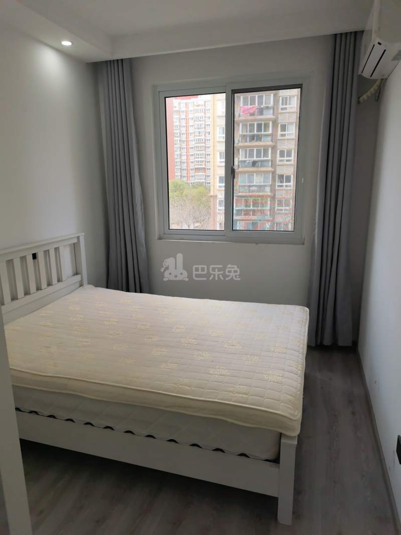 胡欣苑15072218卧室图2