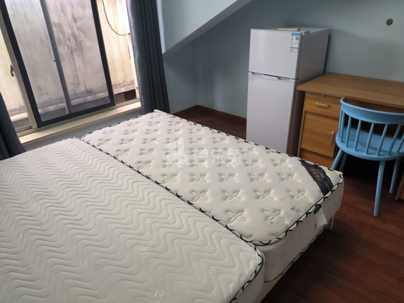 新虹桥明珠花园15082511卧室图1