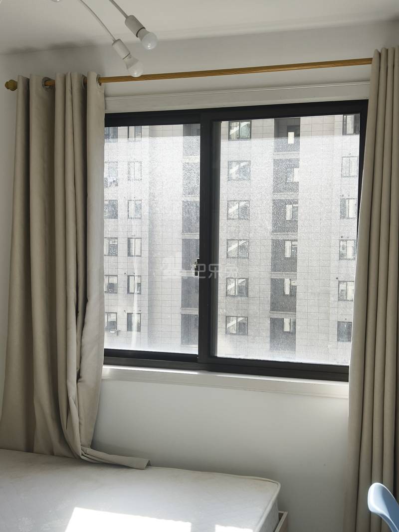 泗泾新苑西区15110181卧室窗户图9