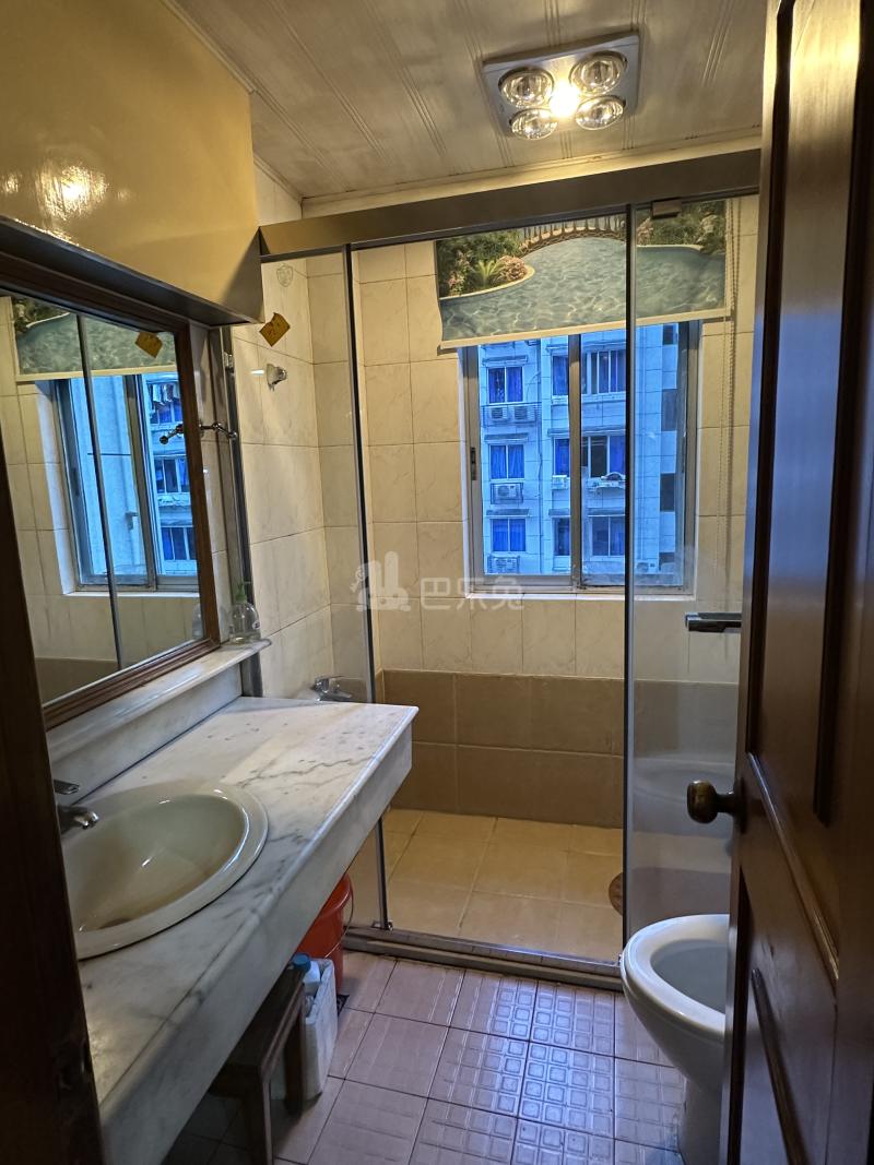 商城西村15182657卫生间图3