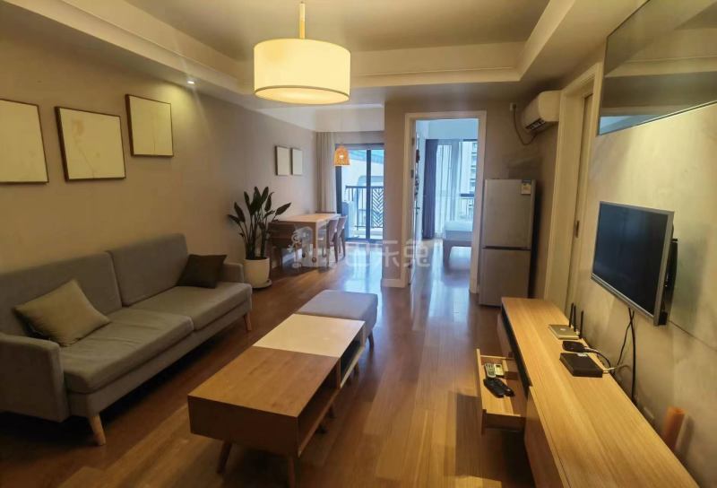 龙湖滟澜山二期澜轩15186456客厅图11