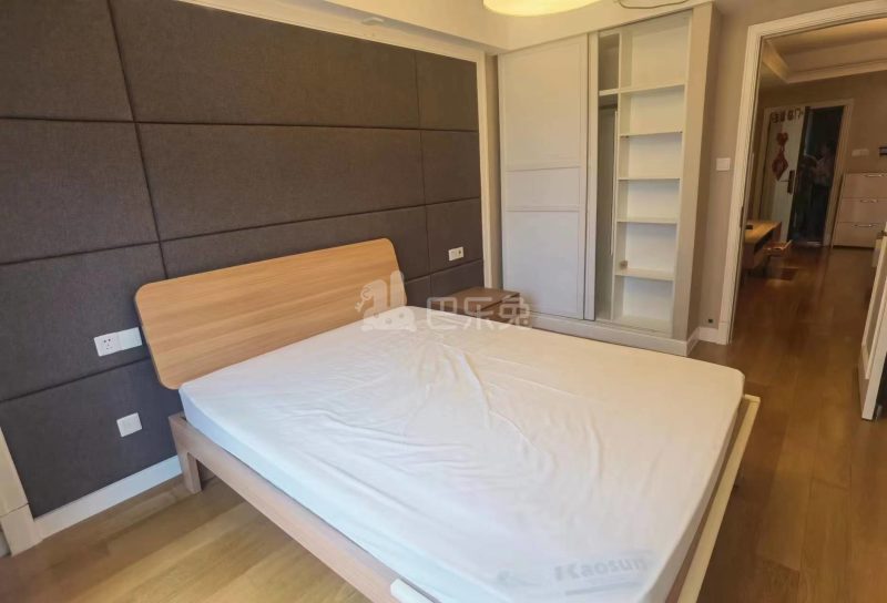 龙湖滟澜山二期澜轩15186456卧室图5