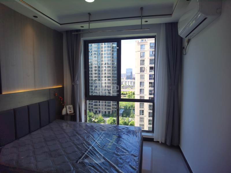 翁梅新苑三区15255515卧室窗户图8