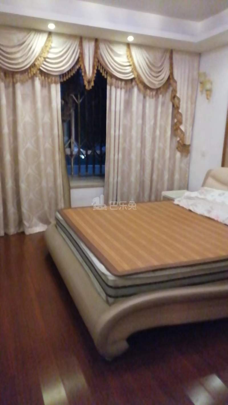 恒盛湖畔豪庭北区（恒盛湖畔豪庭东区）15264830卧室图8