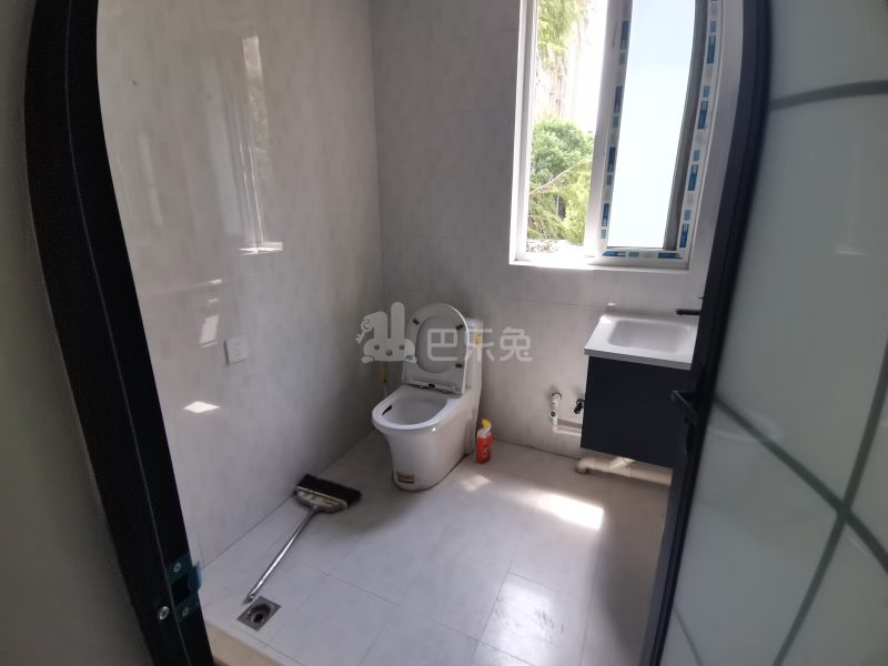 白沙通苑15305979卫生间图5