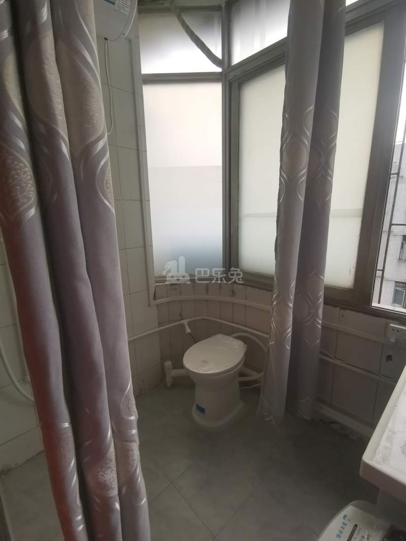 月亮湾花园15332453卫生间图5