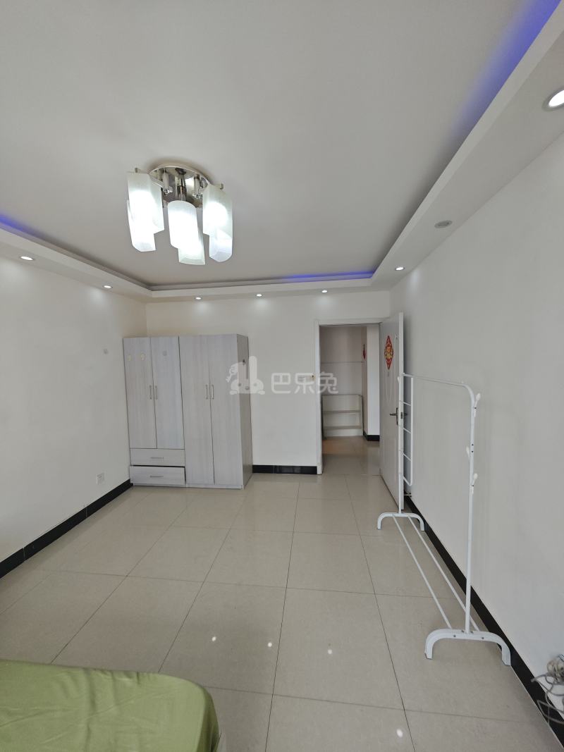 龙沟新苑15340509卧室图5