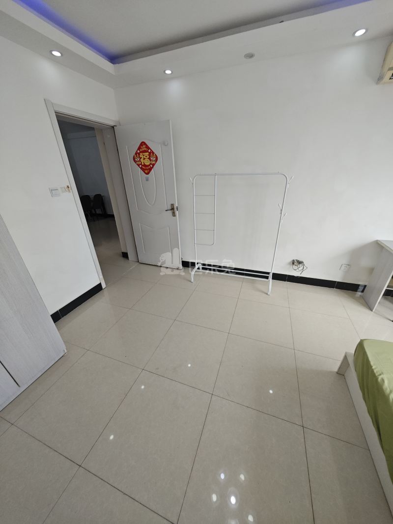 龙沟新苑15340509卧室图8