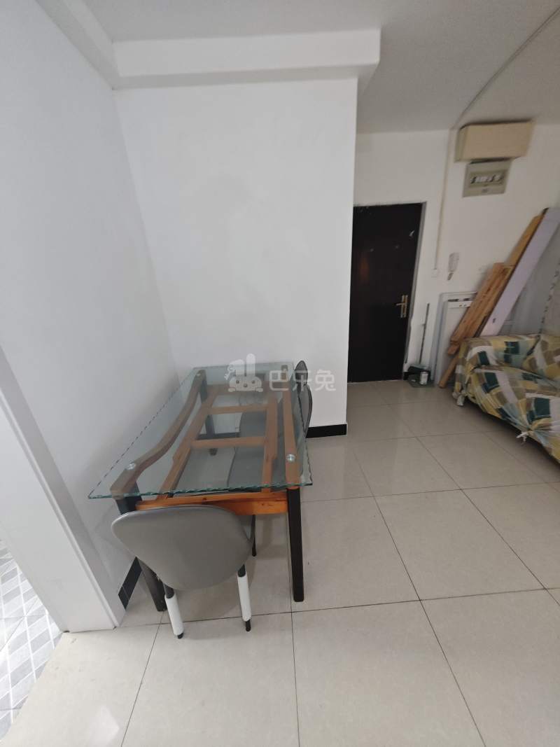 龙沟新苑15340509客厅图9