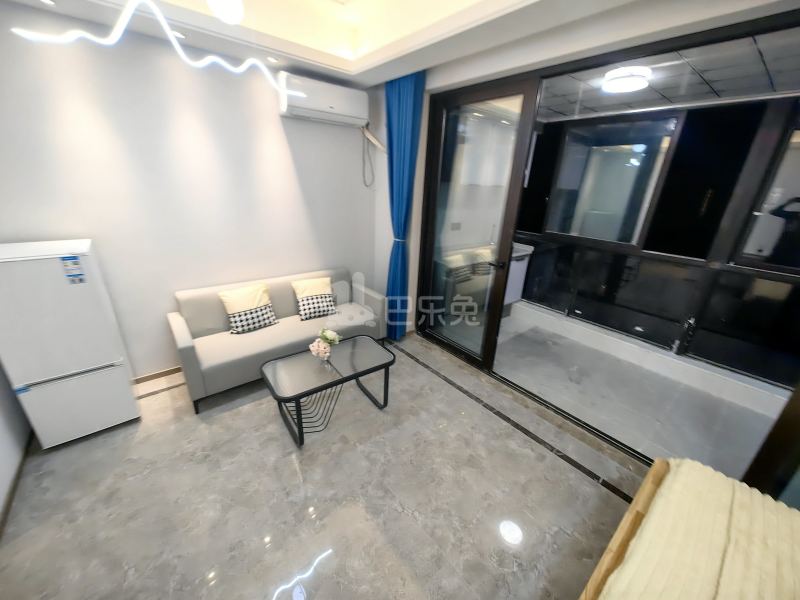 红星临港天铂15343738客厅图5