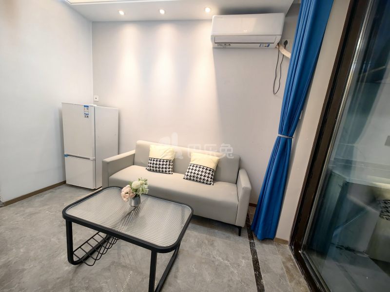 红星临港天铂15343738客厅图6