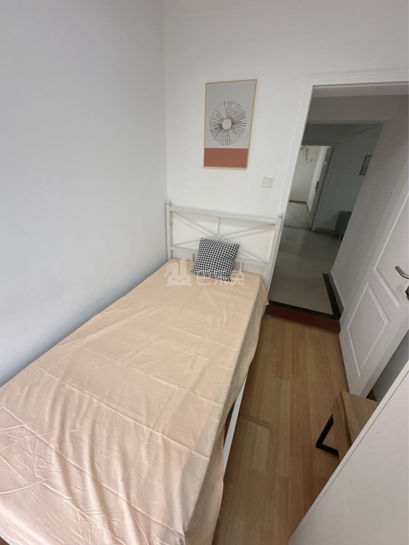 前海花园三期15346476卧室图2