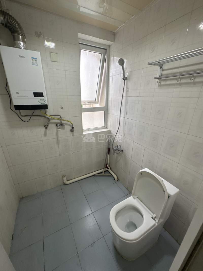 前海花园三期15346479卫生间图9