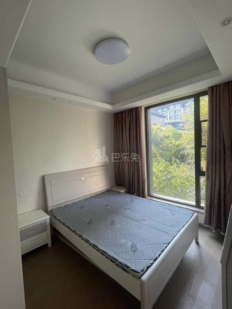 国开东方凤凰台15351352卧室图2