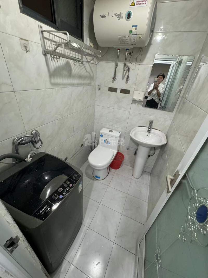 五联西苑15407846卫生间图4