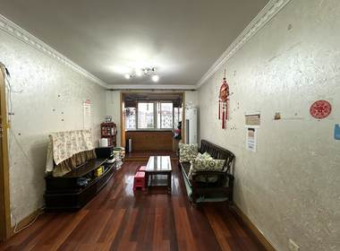 梅陇十一村 1室1厅0卫