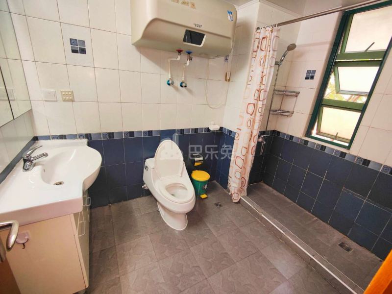 中海馨园15456696卫生间图2