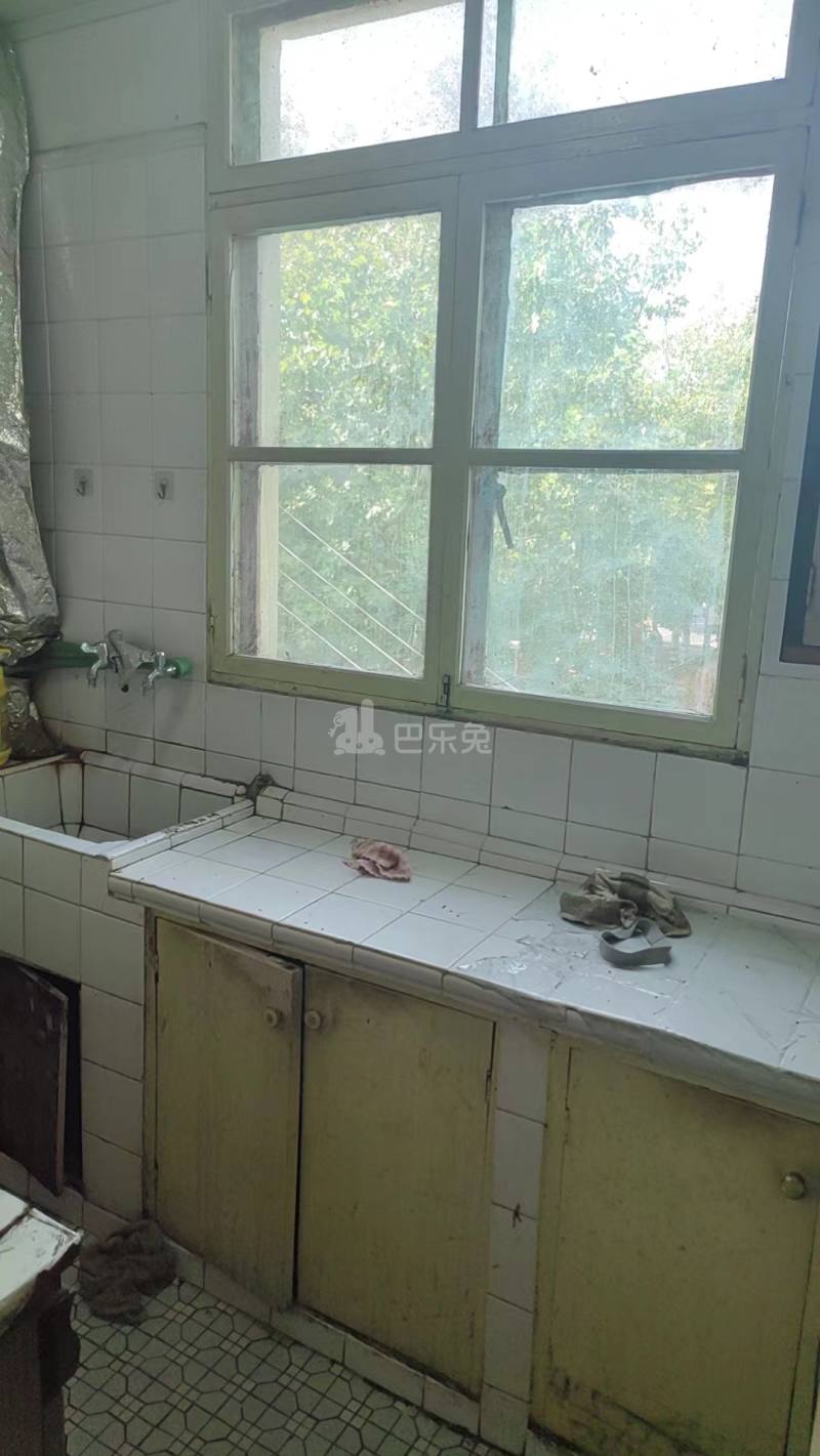 同泰北路401弄小区15469792卧室图3