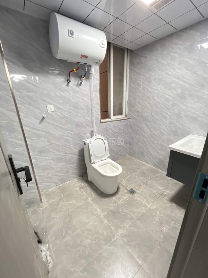 花苑新村15470652卫生间图7