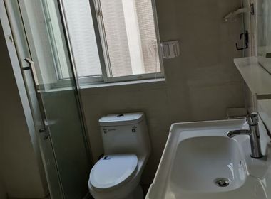 中兴花园 5室1厅2卫