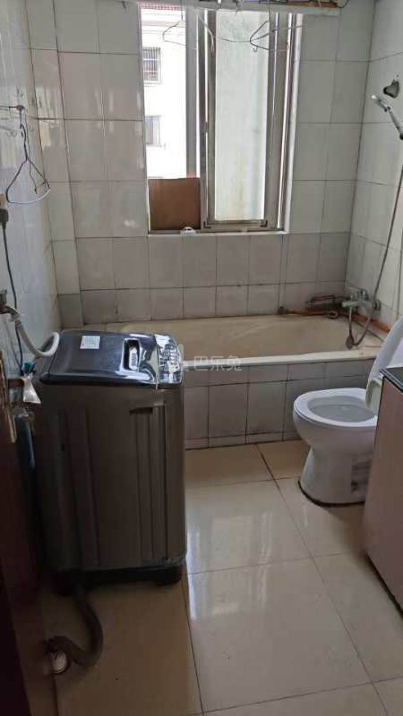 康佳花园四区15524178卫生间图7