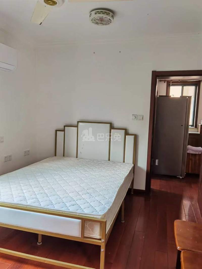 浦东大道651弄小区15524427卧室图1