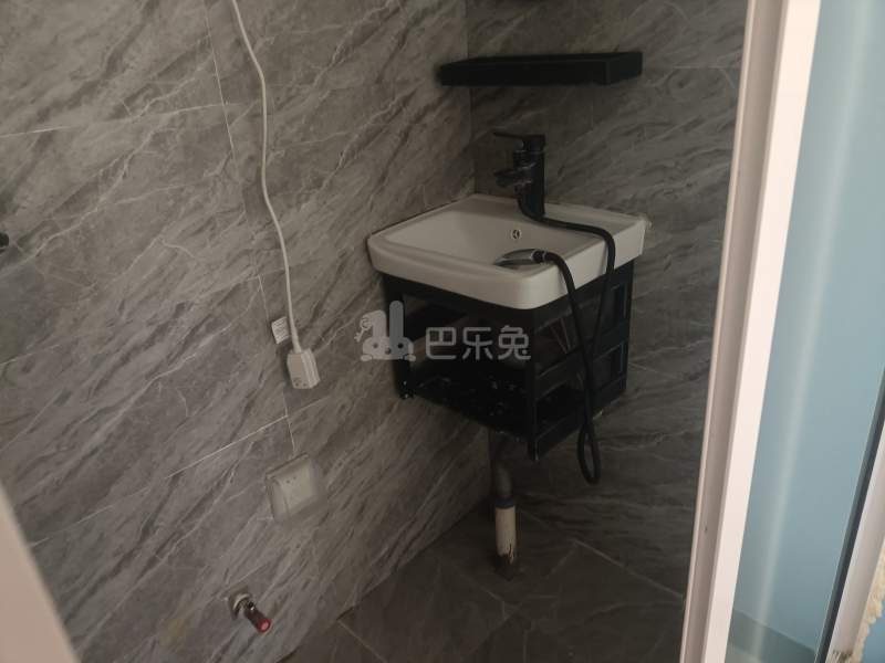 滨浦新苑五村1552020卫生间图5