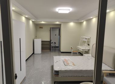 潼港八村（和龙路666弄） 