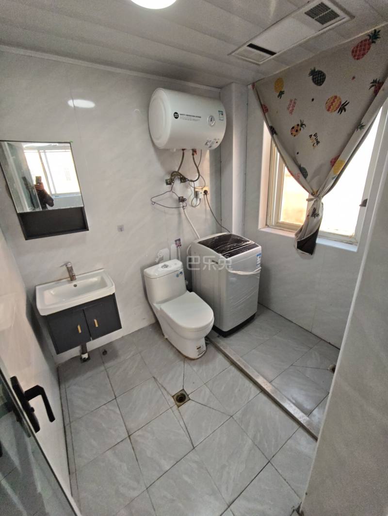 花苑新村15543550卫生间图5