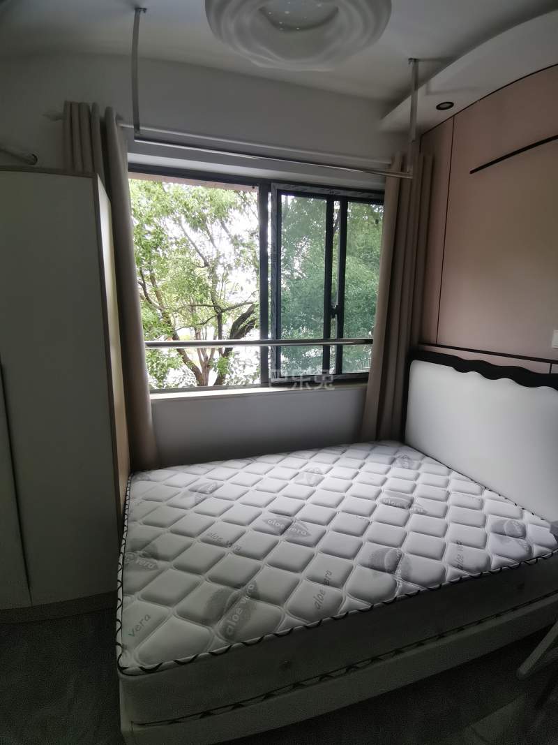 东陆路1950号15567400卧室窗户图6