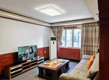 临安人家 3室2厅1卫