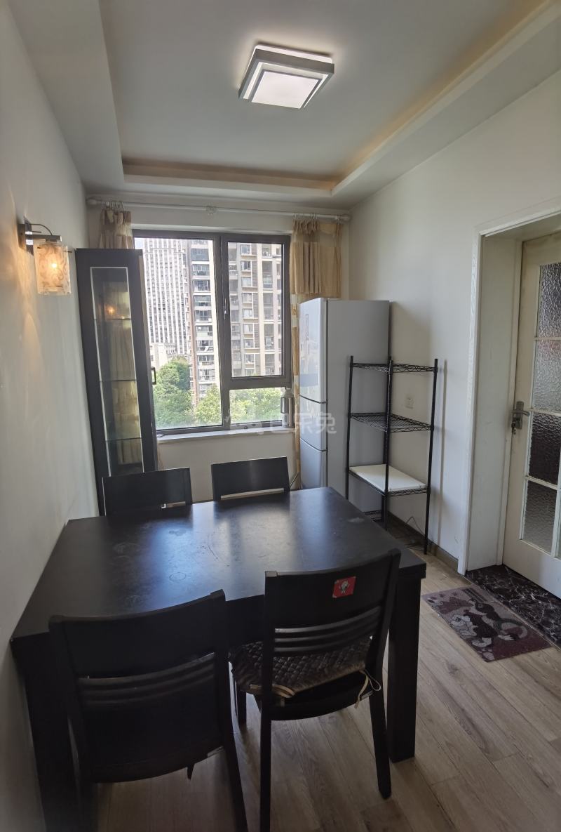 世茂江滨花园峻景湾15593820卧室图0