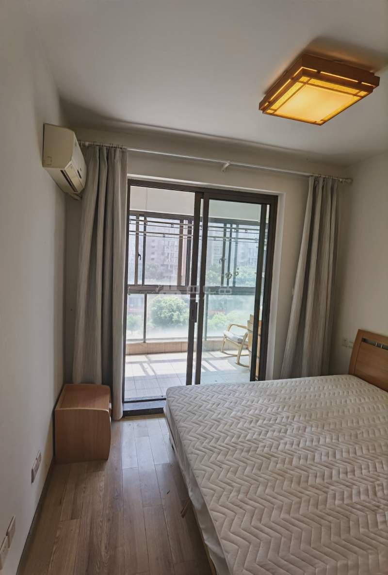 世茂江滨花园峻景湾15593820卧室图8