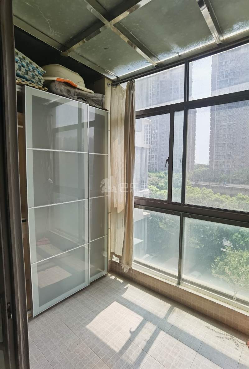 世茂江滨花园峻景湾15593820卧室图12