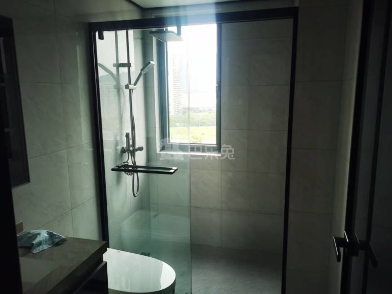 澜沁臻品府15594939周边环境图3