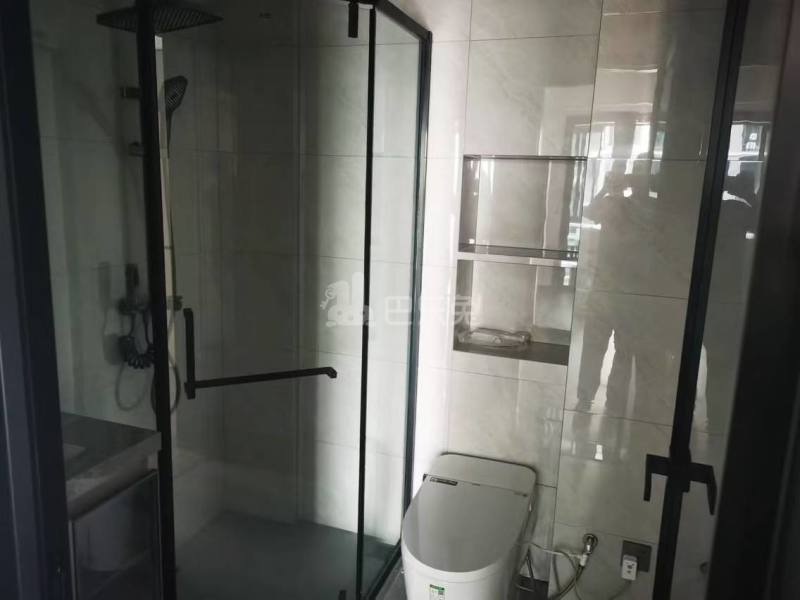 澜沁臻品府15594939卫生间图2