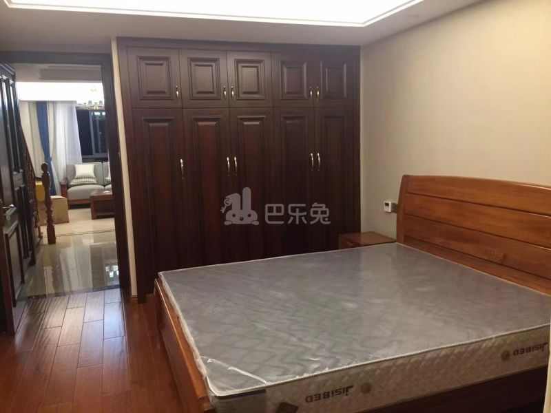 澜沁臻品府15594939客厅图0