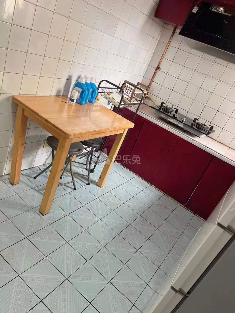 开鲁路31弄小区15612382卧室图2