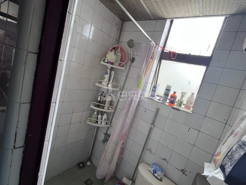 开鲁路31弄小区15612382卧室图3