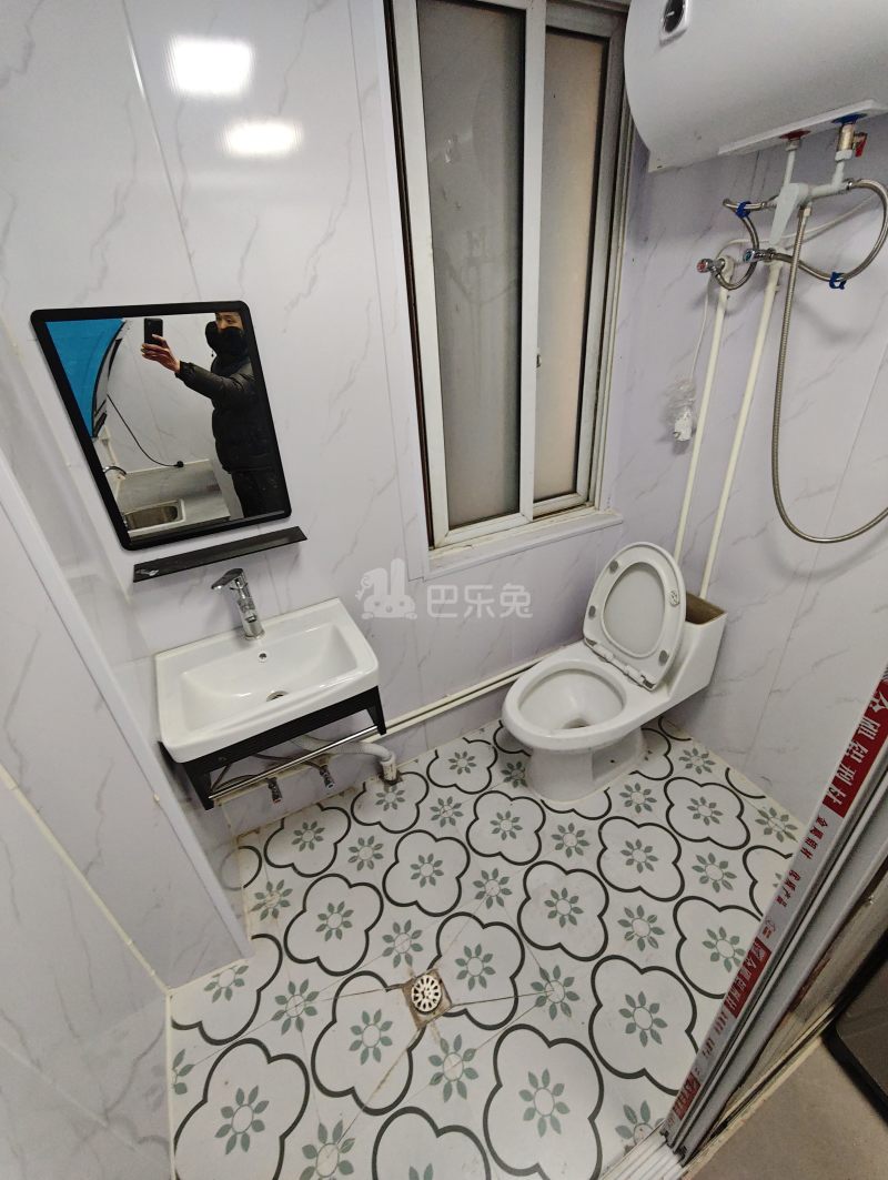 黄城花园东区15630896卫生间图5